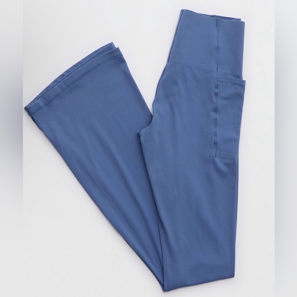 🦋 $20 Aerie Offline Real Me Xtra Hold Up Bootcut Leggings - Picture 2 of 5